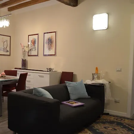 Heart Of Parma Apartment Room photo